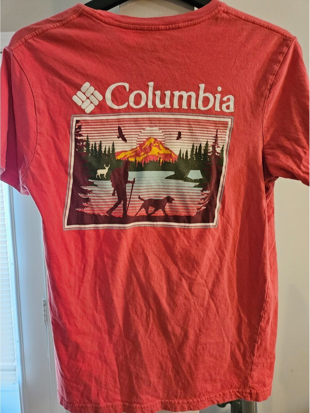 Men's Columbia Red Short Sleeve Graphic Shirt Size Medium Outdoors